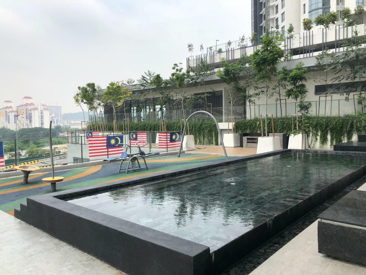Vivo suites by SubHome Kuala Lumpur Exterior foto